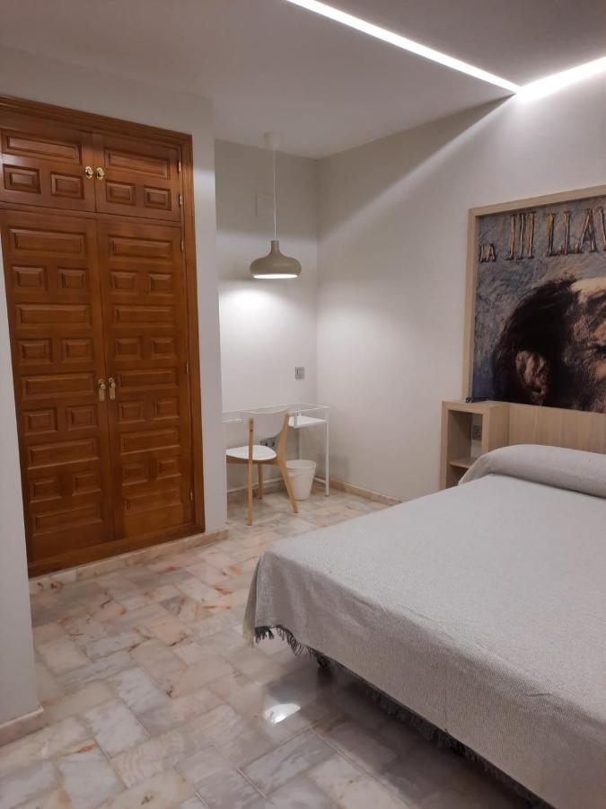 Hotel Mairena Майрена дел Алкор Екстериор снимка