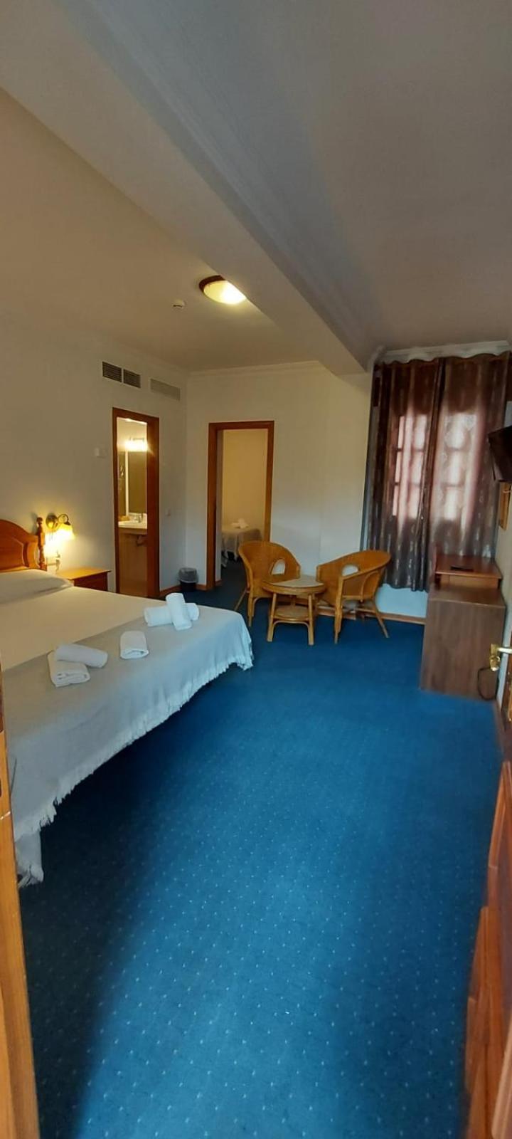 Hotel Mairena Майрена дел Алкор Екстериор снимка