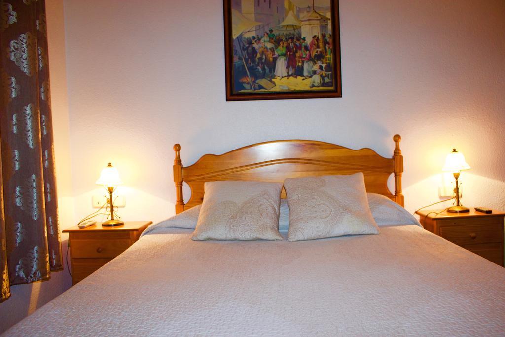 Hotel Mairena Майрена дел Алкор Екстериор снимка