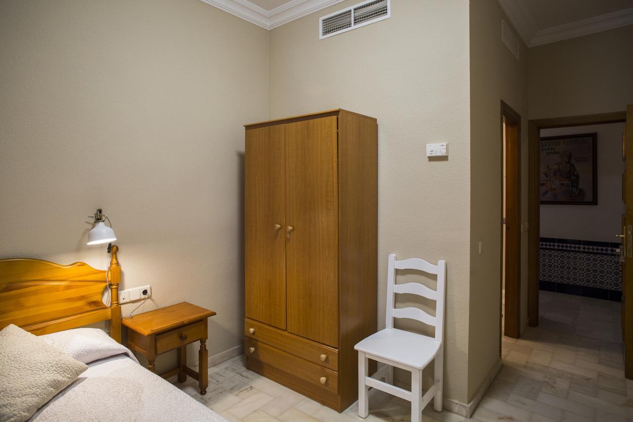 Hotel Mairena Майрена дел Алкор Екстериор снимка