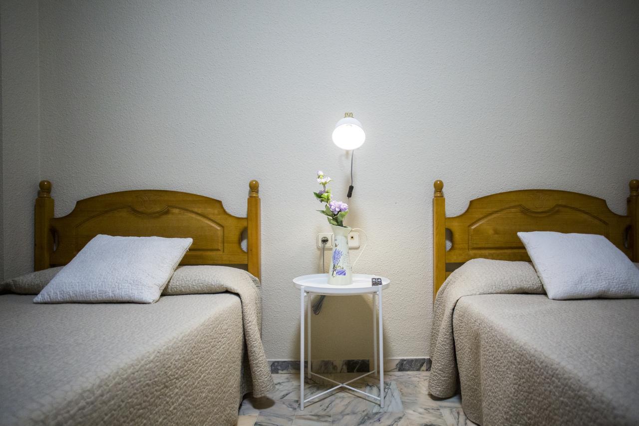 Hotel Mairena Майрена дел Алкор Екстериор снимка