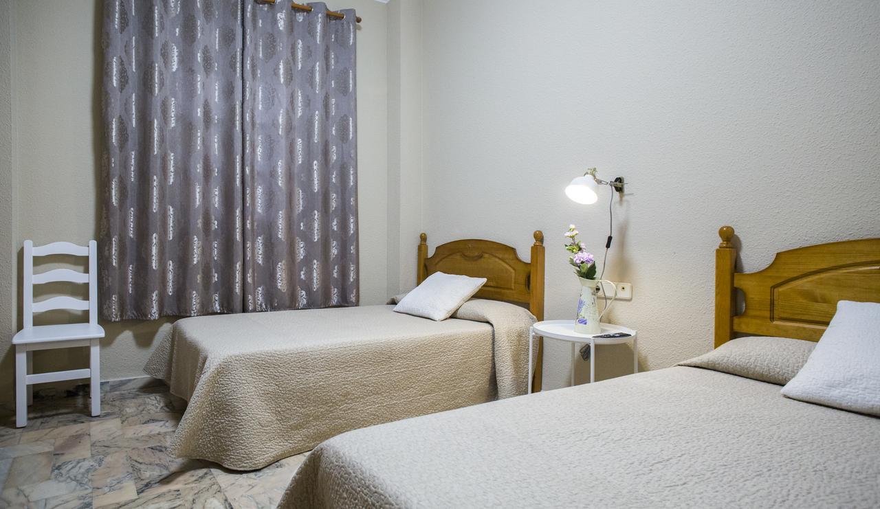 Hotel Mairena Майрена дел Алкор Екстериор снимка