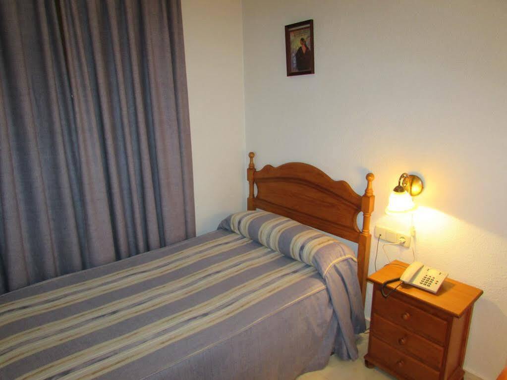 Hotel Mairena Майрена дел Алкор Екстериор снимка